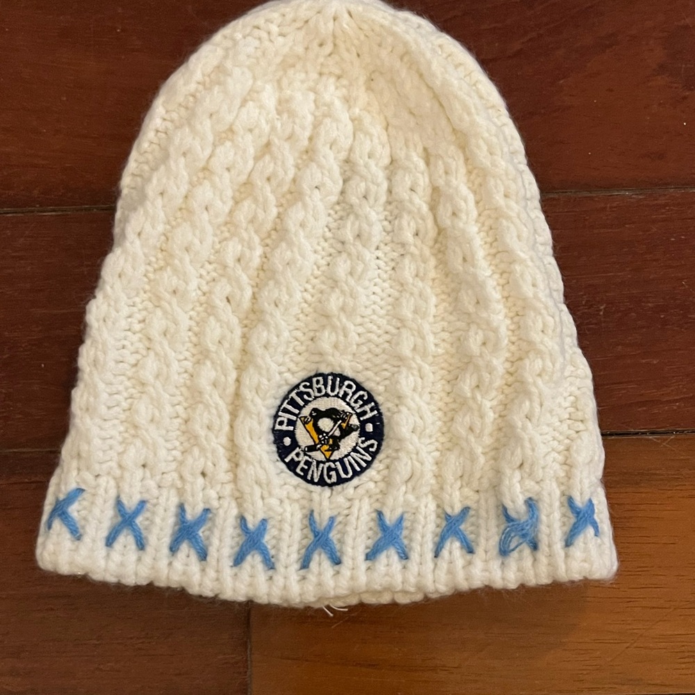 Vintage Pittsburgh Penguins White Knit Beanie